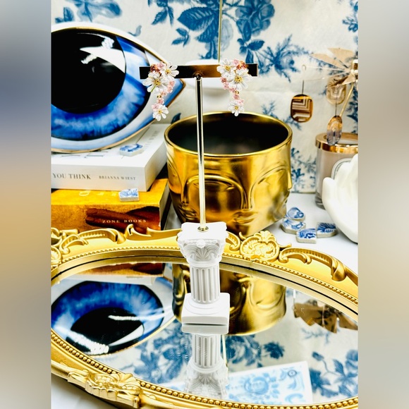 🆕 LES NEREIDES 🧿 NIB Verbena Flower and Round Stone Dangling Earrings - Picture 11 of 16